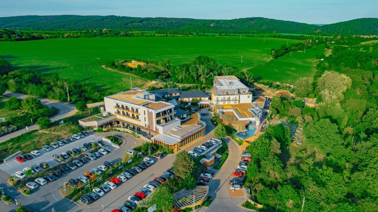 Maximus Resort Brno Extérieur photo